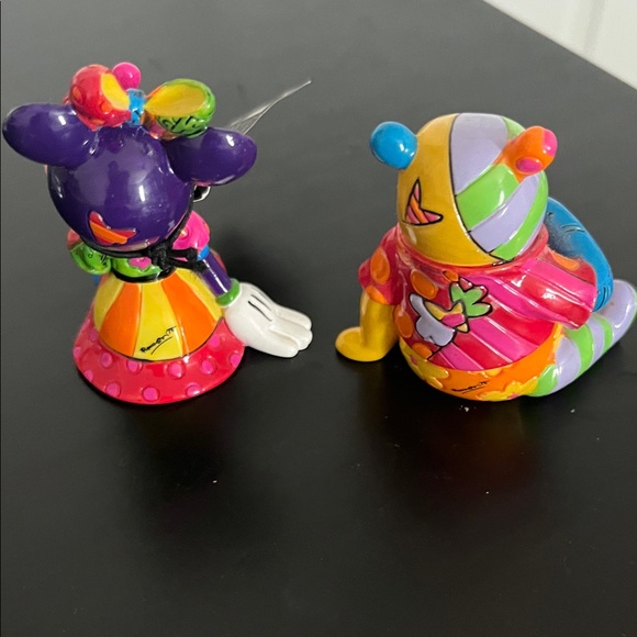 Britto Disney Colorful Winnie the Pooh and Minnie Mouse Figurines - Picture 4 of 8